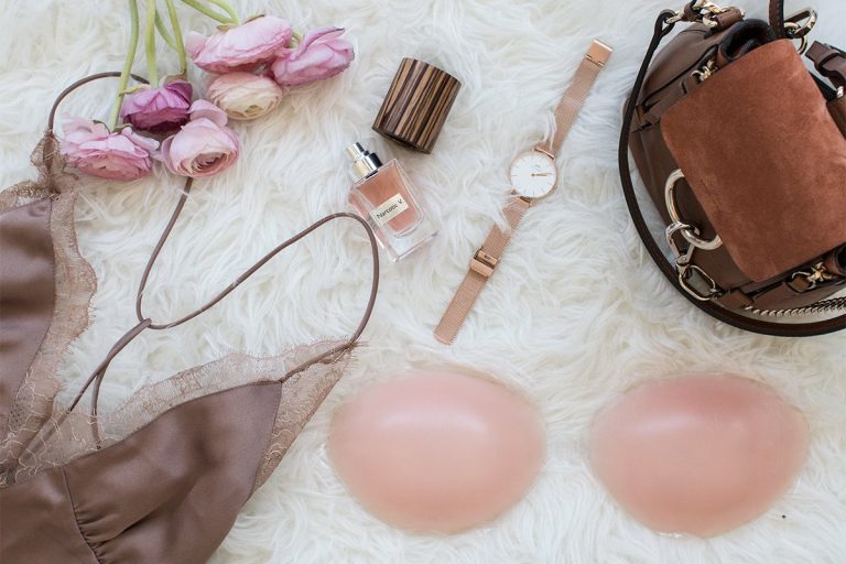 Stick on Bra Tips Tips & Tricks on How To Wear Stick On Bras Zivame