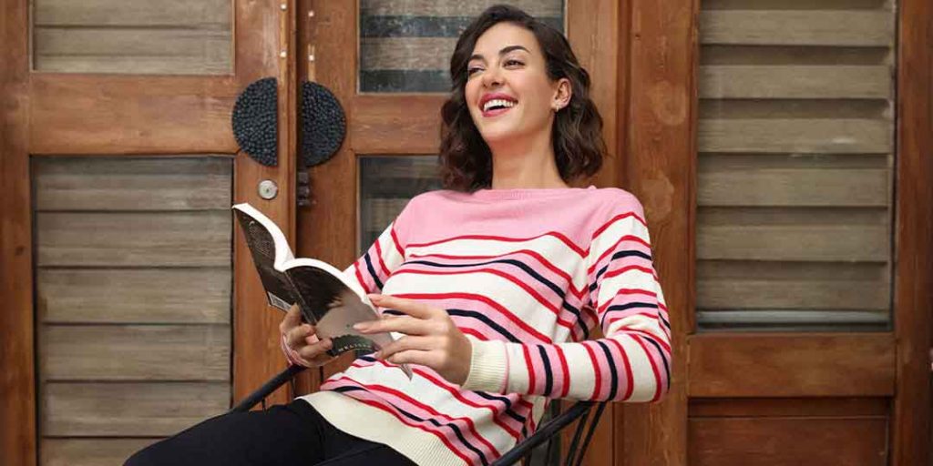 travel fashion sweater